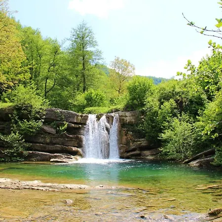 アパート With 2 Bedrooms In With Wonderful Mountain View Private Pool Furnished Garden